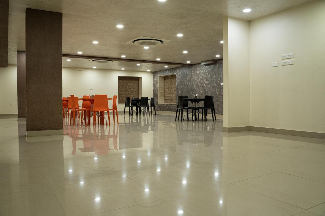 Nk7 Guest House โกลกาตา ภายนอก รูปภาพ