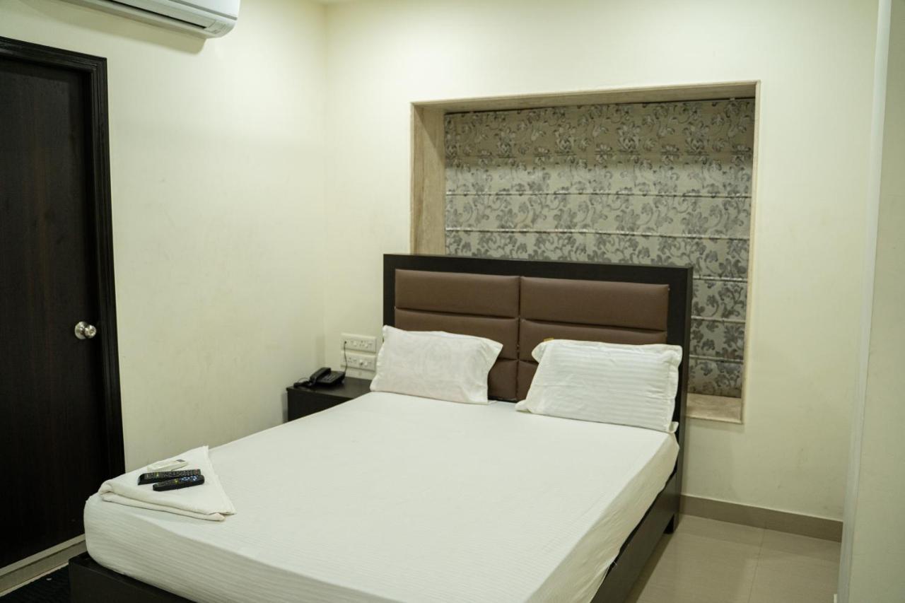 Nk7 Guest House โกลกาตา ภายนอก รูปภาพ