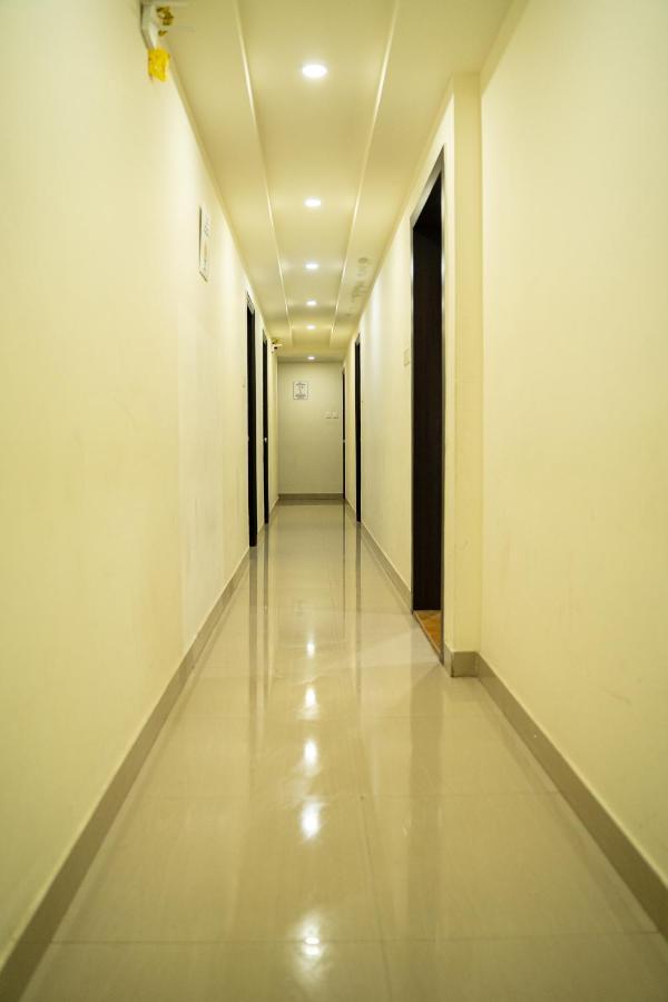 Nk7 Guest House โกลกาตา ภายนอก รูปภาพ