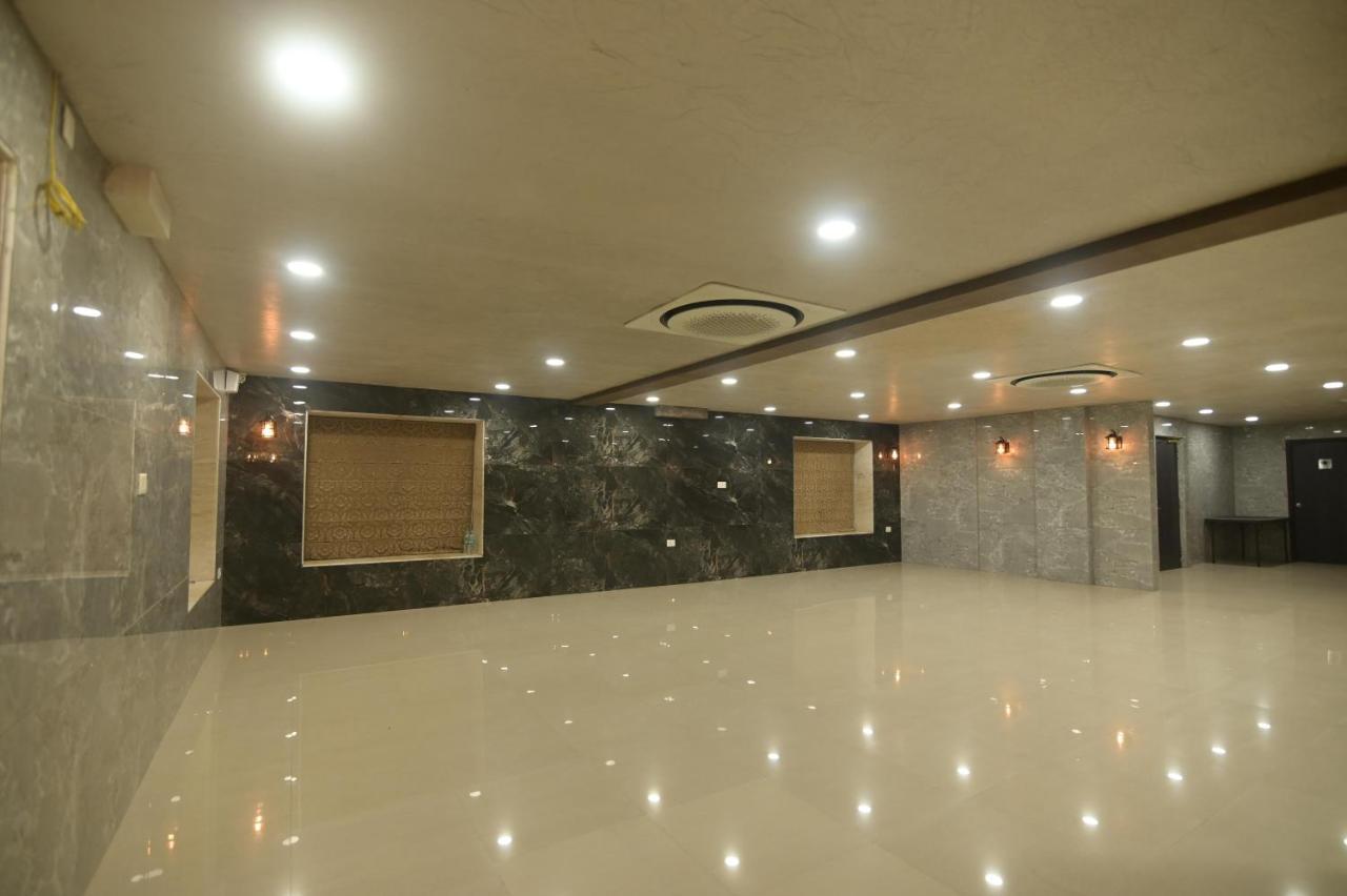 Nk7 Guest House โกลกาตา ภายนอก รูปภาพ