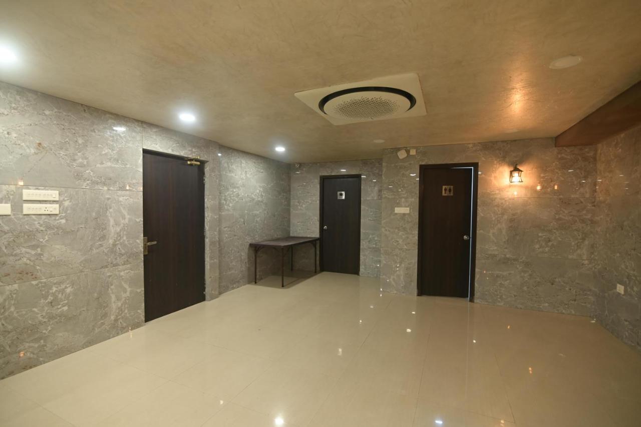 Nk7 Guest House โกลกาตา ภายนอก รูปภาพ