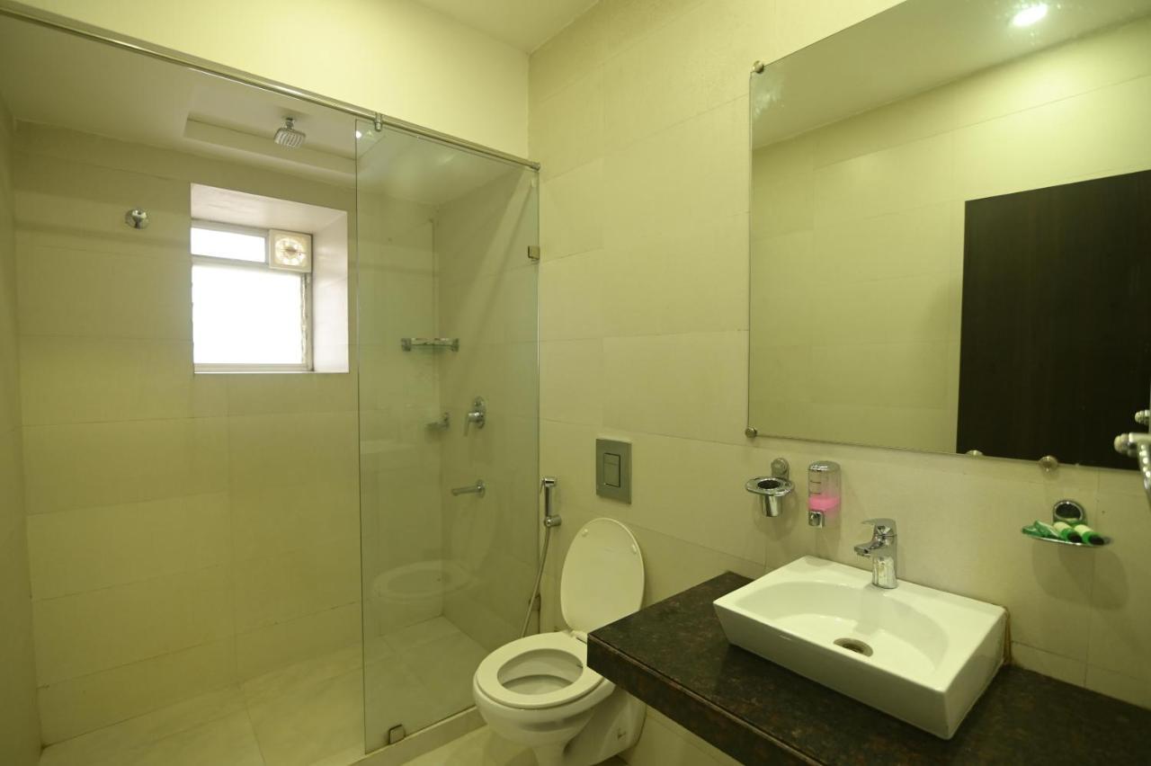 Nk7 Guest House โกลกาตา ภายนอก รูปภาพ